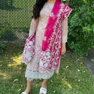 SOLD Zainab Chottani Luxury Pret 3-piece Pakistani Outfit